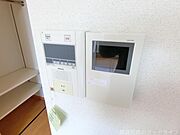 モニター付きインターホンで訪問者を確認できます