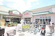 ファッションセンターしまむら山科三条店 365m