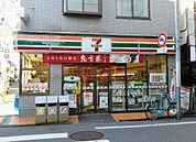セブンイレブン大田区仲六郷店 徒歩3分。 220m