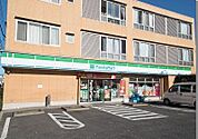 ファミリーマート東玉川二丁目店 徒歩3分。 210m