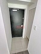 玄関／同建物参考写真