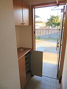 玄関には大きなシューズボックスを搭載です。