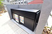 敷地内にごみ置き場ございます。お問い合わせお待ちしております。