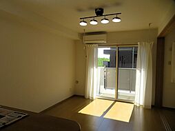 思川レジデンス 205 2階1LDKのリビング/ダイニング