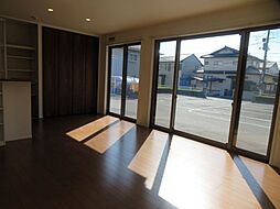 SUNSET　MALL（サンセットモール）D棟 102 3LDKのリビング/ダイニング