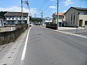 岩舟駅まで徒歩圏内の好立地です。