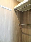 大きなウォークインクローゼットを搭載です。