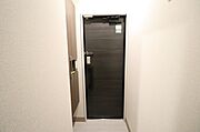 各室収納で収納スペースも充実です。