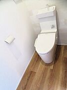 1階ウォシュレットトイレ付です。1、2階共にウォシュレットトイレ付き。