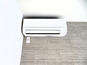 エアコン2台付きです。