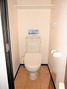 ウォシュレットトイレ付です。