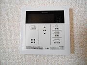 追い焚き付きの浴室です。