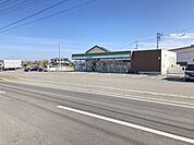 コンビニ ファミリーマート小松島和田島店 17m