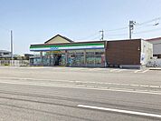 ファミリーマート小松島和田島店 36m