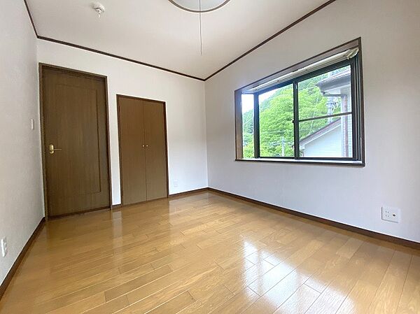 detached 埼玉県飯能市大字中藤中郷

地図を見る