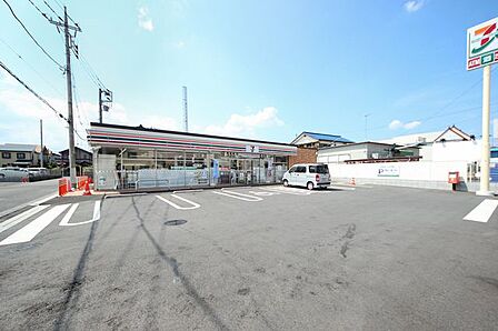セブンイレブン飯能新町店 360m