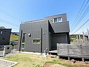 ■現地外観／ゆったり広々とした敷地！土地面積63坪！