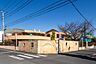周辺：認定こども園さゆり幼稚園 徒歩6分。 410m