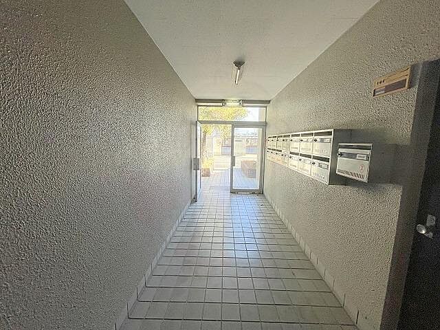 8 / 12