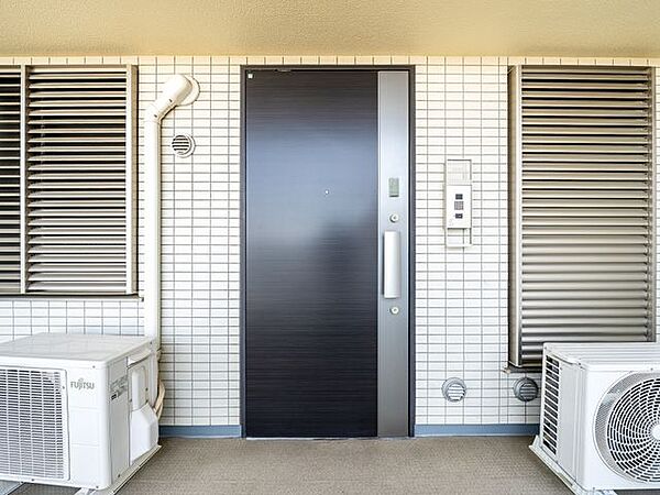 玄関を拡大表示