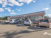 セブン-イレブン 日高バイパス店 880m