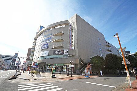 スギ薬局丸広入間店 徒歩11分。 820m