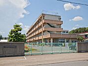 入間市立東町小学校 徒歩12分。 920m