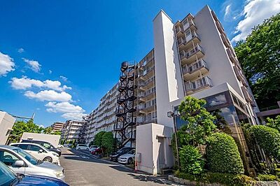 外観：【　マンション外観　】