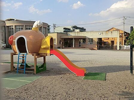 若杉幼稚園 徒歩10分。 740m