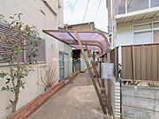 ■雨の日のカッパを着る時や子どもを乗せる時にも濡れにくい屋根付き