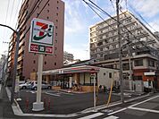 コンビニ「セブンイレブン荒川東日暮里2丁目店まで560m」