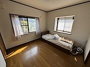 西側の洋室は5．8帖