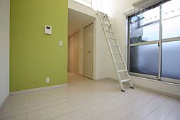 フロースハイム 2階ワンルームのリビング/ダイニング