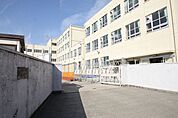 中小田井小学校 558m