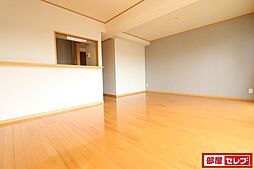 サンデンハイツ 5階1LDKのリビング/ダイニング