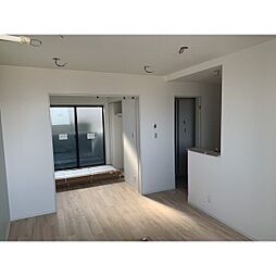 ティンガーラ須ヶ口　EAST 1階1LDKのリビング/ダイニング