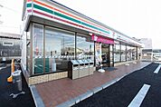 セブンイレブン北名古屋山之腰店 174m