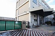 名古屋市立枇杷島小学校 254m
