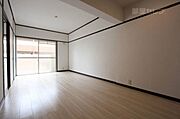 写真は別のお部屋です。