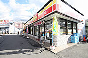 デイリ-ヤマザキ徳重駅前店 349m