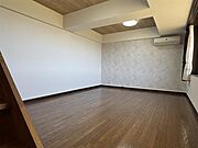 地下1階洋室約7畳（別角度より）