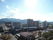 南西側の景色です。山が望め、緑豊かです。