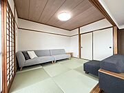 2019年頃に畳を縁のない琉球畳に張替え済みです。