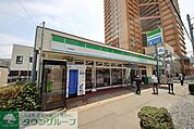 ファミリーマート小手指店 徒歩9分。 660m