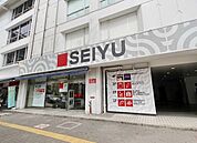 西友新所沢店 923m