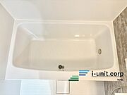 大きなバスルームでお子様と楽しいバスタイムになりそうですね