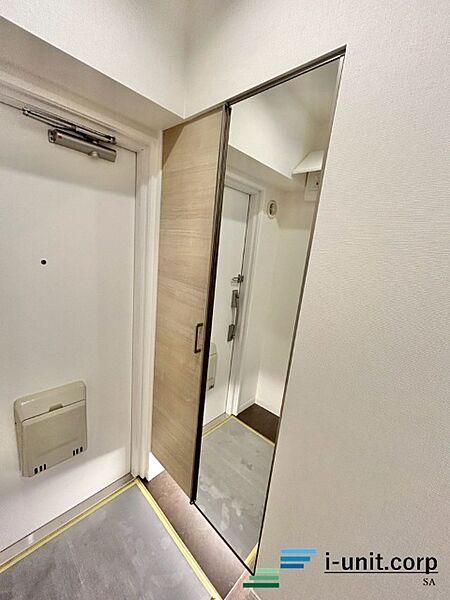 玄関を拡大表示