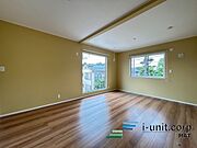 2面採光の明るいお部屋です。