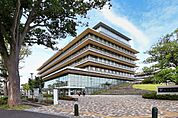 役所「習志野市役所まで2050m」