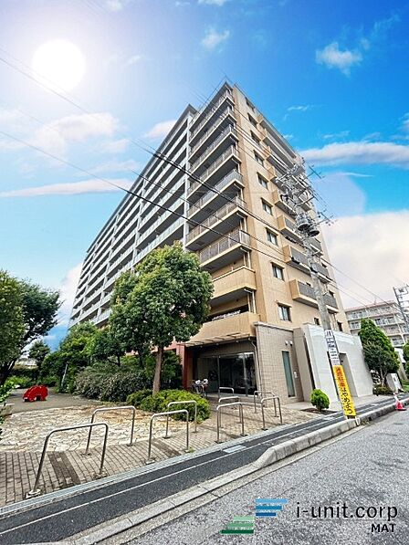 南西向きの4階部分につき日当たり良好です。